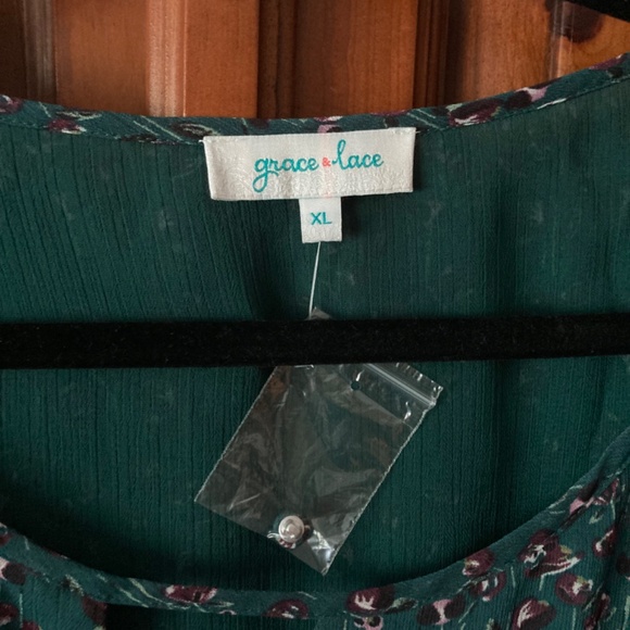 Grace & Lace ruffle sleeve boho blouse Green Floral Size XL - Picture 3 of 3